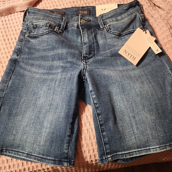 NYDJ size 6 jean shorts - named Ella - Picture 5 of 6